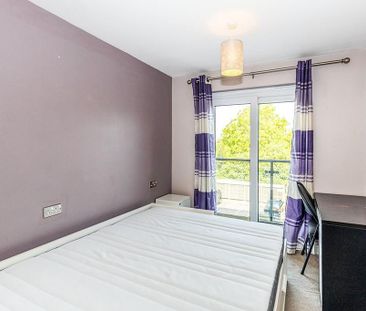 2 bedroom flat to rent - Photo 4