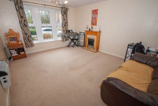 Gardeners End, Rugby, CV22 - Photo 1