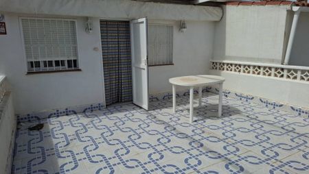 Long-term rental bungalow in Torrevieja - Los Balcones - Photo 2