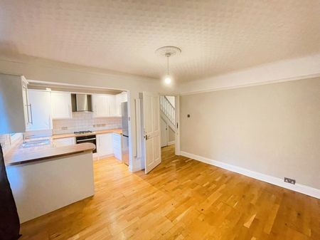 3 bed Semi-Detached House for Rent - Photo 3