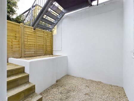 Roundhill Crescent, Brighton - Photo 5