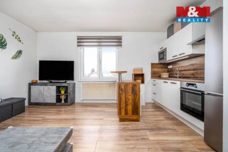 Pronájem bytu 2+kk se zahradou v Nymburce, ul. Poděbradská - Fotografie 3
