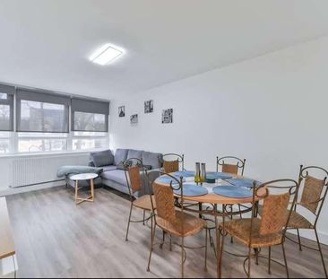 Crownstone Road, London, SW2 - Photo 2