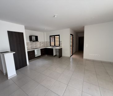 Location Appartement 3 pièces 68m² ST DENIS 97490 - Photo 4