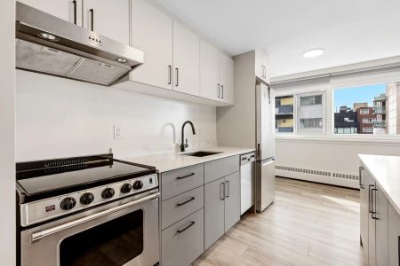 Wentworth Plaza — 2-Bedroom - Photo 4