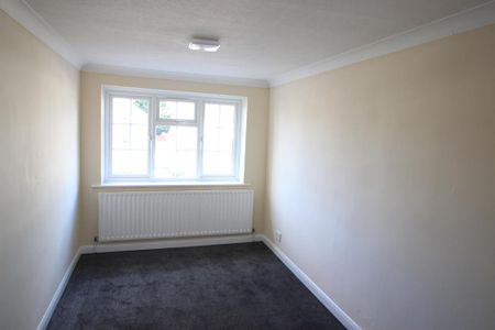 5 bedroom semi-detached house to rent - Photo 5