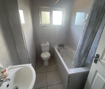 351 Antrim Road, Newtownabbey, BT36 5EB - Photo 6