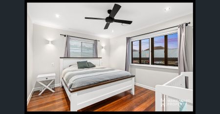 MODERN 4-BED RESIDENCE IN SALISBURY: A PERFECT BLEAND OF STYLE AND COMFORT - Photo 4