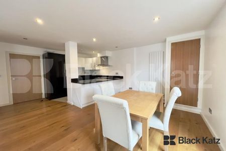 Superbly located & offering size (820 Sq.Ft.) quality & location - Photo 4