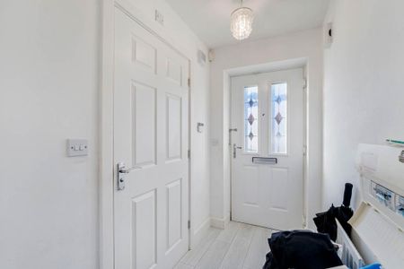 2 bedroom semi-detached house to rent - Photo 3