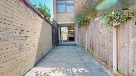 2 bedroom ground floor flat to rent - Photo 4