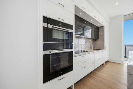 For Lease - 10 Inn On The Park Drive Unit# PH3, Toronto, Ontario - Photo 5