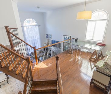 For Lease - 2472 Upper Valley Crescent, Oakville, Ontario - Photo 3