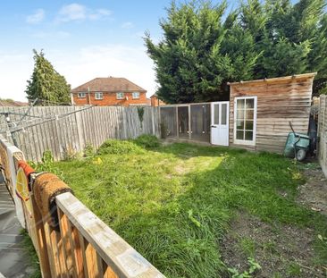 3 bedroom semi-detached house to rent - Photo 5