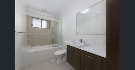 Modern 3 bedrooms townhouses in Gailes - Photo 4