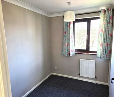 3 bedroom semi-detached house to rent - Photo 3