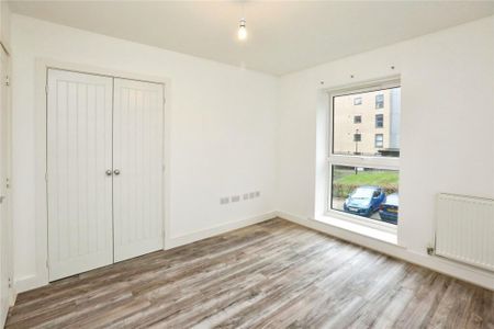 2 Bed Flat, Mansfield Park Street, SO18 - Photo 2