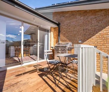 Low-Maintenance Comfort with Modern Touches - Photo 1