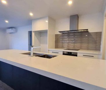 Executive Living in One Tree Point - Photo 4