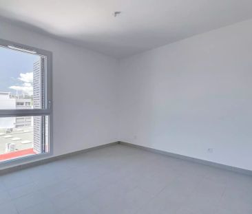 location Appartement T3 DE 60.11m² À NICE - Photo 2