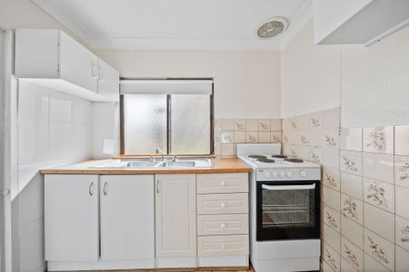 Charming home on Uriarra Road - Photo 2