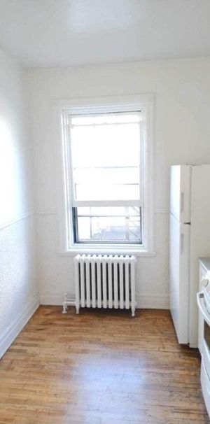 EMPLACEMENT AAA - PRES DU METRO SNOWDON 3 CHAMBRES FERMEES - Photo 1