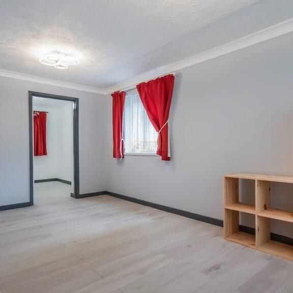 3 bedroom flat to rent - Photo 1