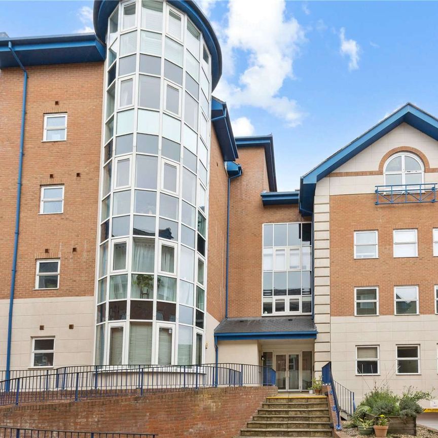 A stylish two bedroom, two bathroom apartment with underground parking in the heart of St Albans - Photo 2