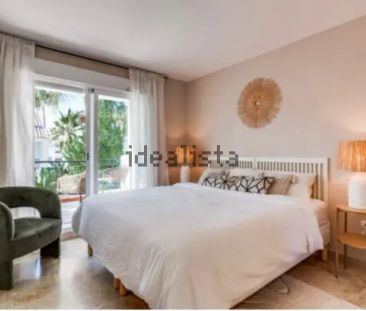 Alquiler de chalet adosado en Nueva Andalucía - Photo 4