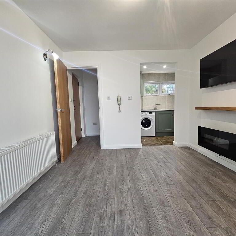 8c Lesley Heights, Glassillan Grove, Greenisland, Carrickfergus, BT38 8TB - Photo 1