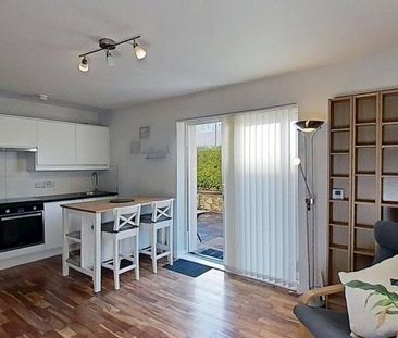 3 bedroom flat to rent - Photo 2