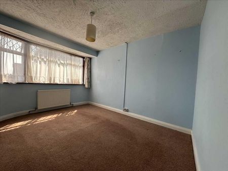 4 bedroom semi-detached house to rent - Photo 5