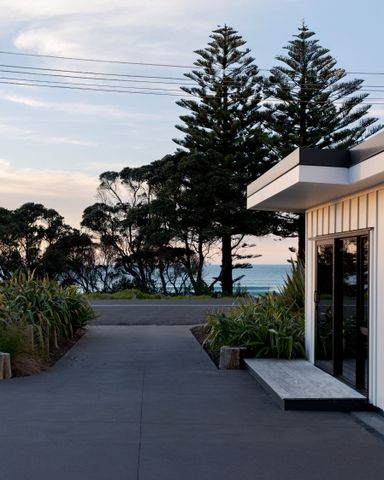 Two Bedroom - Fully Furnished - Photo 2