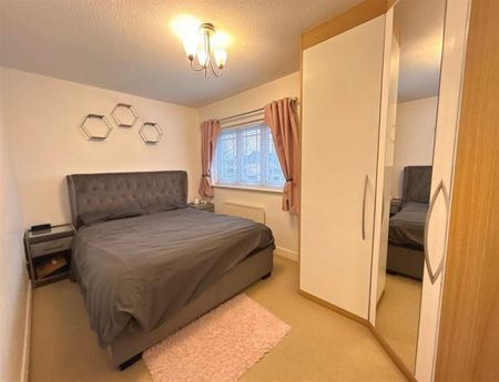 3 Bedroom Semi Detached To Let - Photo 5