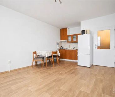 Světlý byt se zasklenou lodžií - Photo 5
