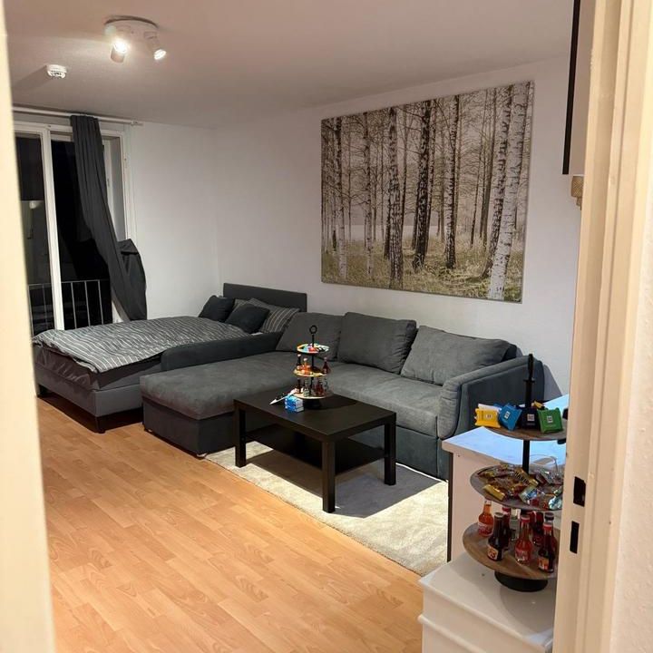 Helle, frisch renovierte 1,5-Zimmer-Wohnung in TOP-Lage – voll möbliert – sofort frei - Photo 1