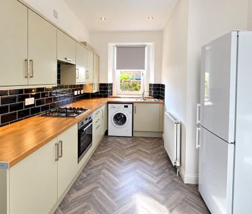 3 bedroom end of terrace house to rent - Photo 4