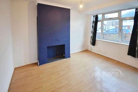 Cranbourne Road, Slough, Berkshire, SL1 - Photo 2