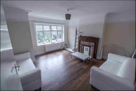 5 Bedroom House St Chads Drive - Photo 2