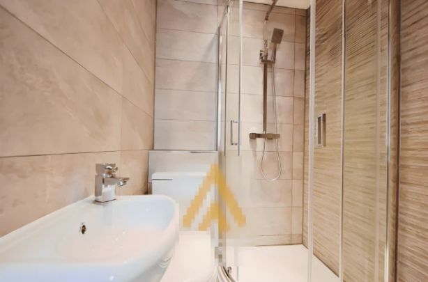 7 Bedroom 7 Bathroom - Photo 1