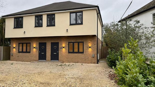 3 bedroom semi-detached house to rent - Photo 1