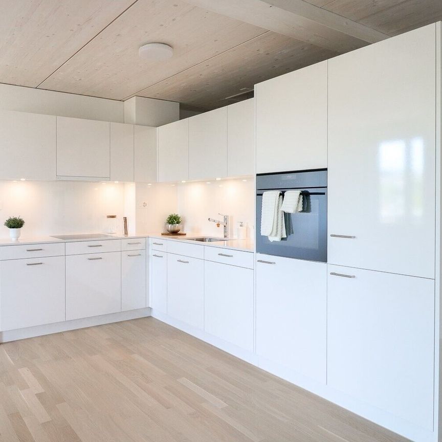 Generous and attractive 2 1/2-room apartment on the 2nd floor - Foto 1