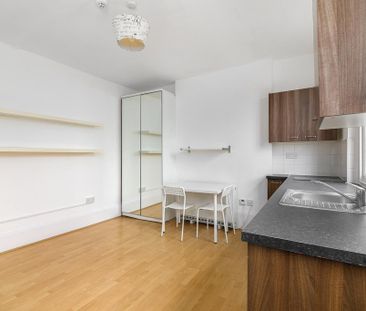 Bedsit to rent - Photo 3