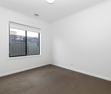 Spacious Family Home with Modern Comforts - Photo 6