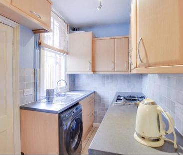 2 bedroom terraced house to rent - Photo 2