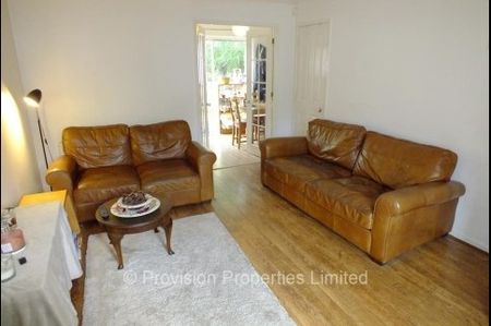 3 Bedroom House Adel - Photo 4