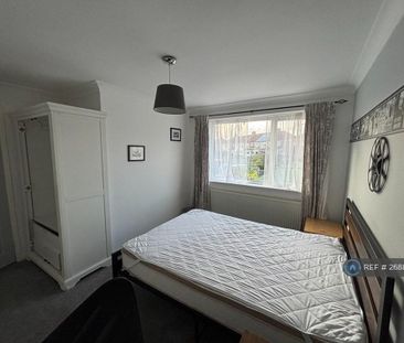 1 bedroom in a house share to rent - Photo 3