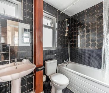 3 bedroom terraced house to rent - Photo 6