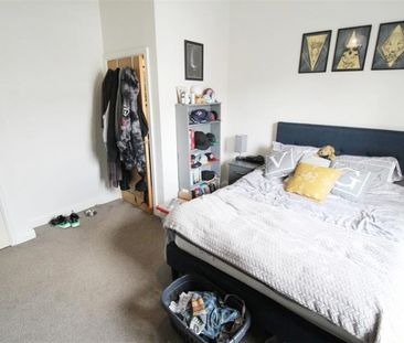 1 Bedroom Apartment To Let - Photo 2