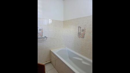 Location Appartement 3 pièces 81m² - Photo 4